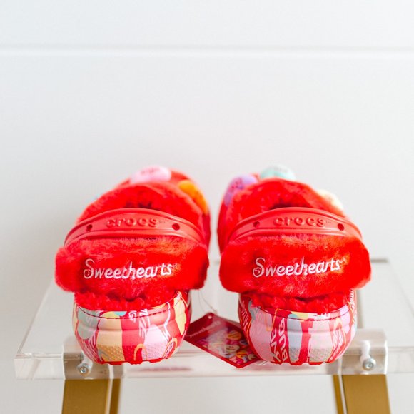 Crocs Classic Sweethearts Fur Sure Red Men 12 Valentine's Candy Collab New - Picture 4 of 11